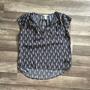 New condition/flowy shirt/soft shirt